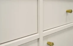 Beżowa SZAFKA RTV 180 cm AVILA Wisząca Złote Uchwyty METAL