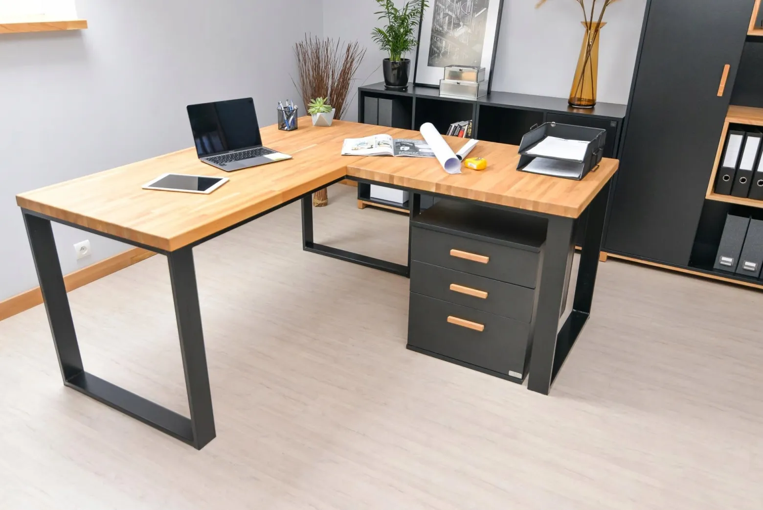 Biurko Narożne Loft Office - Elegancja i Ergonomia w Jednym