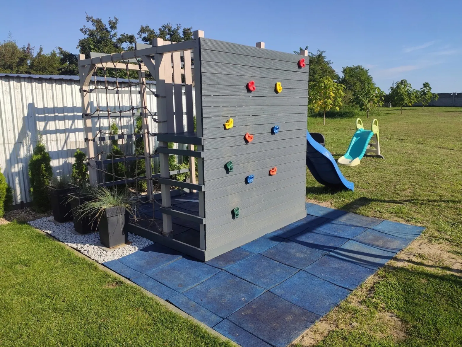 Drewniany plac zabaw Cubic Sigma kosta ślizg