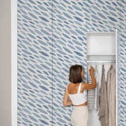 Folia meblowa Niebieskie linie 50x100 Okleina samoprzylepna Laminat