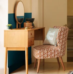 Fotel w stylu retro Lannister Palms Ambre