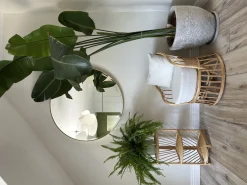 Fotel z naturalnego rattanu i beżowej tkaniny