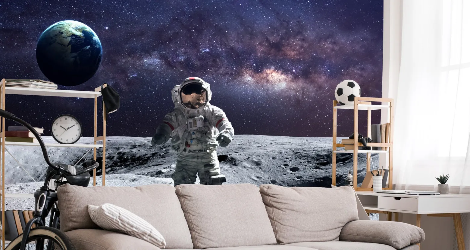 Fototapeta Astronauta na księżycu 90x60cm