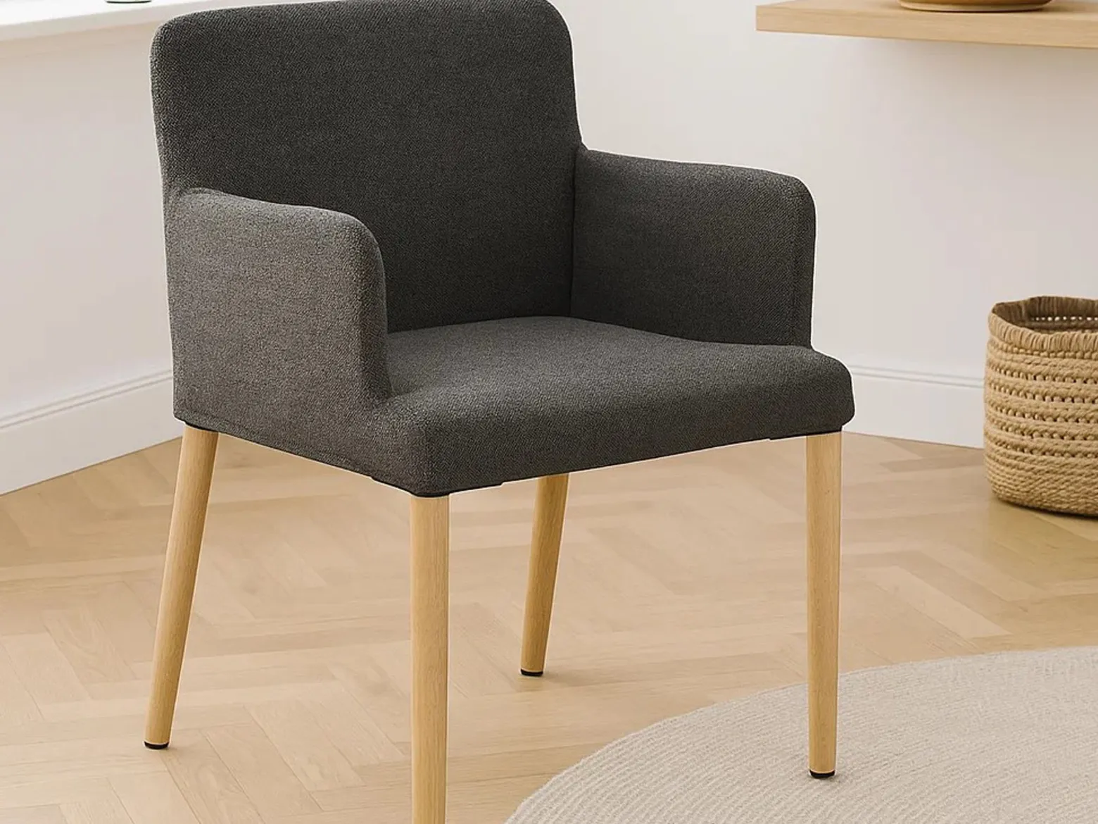 Krzesło Comforta tapicerowane z podłokietnikami, tkanina Anthracite 130