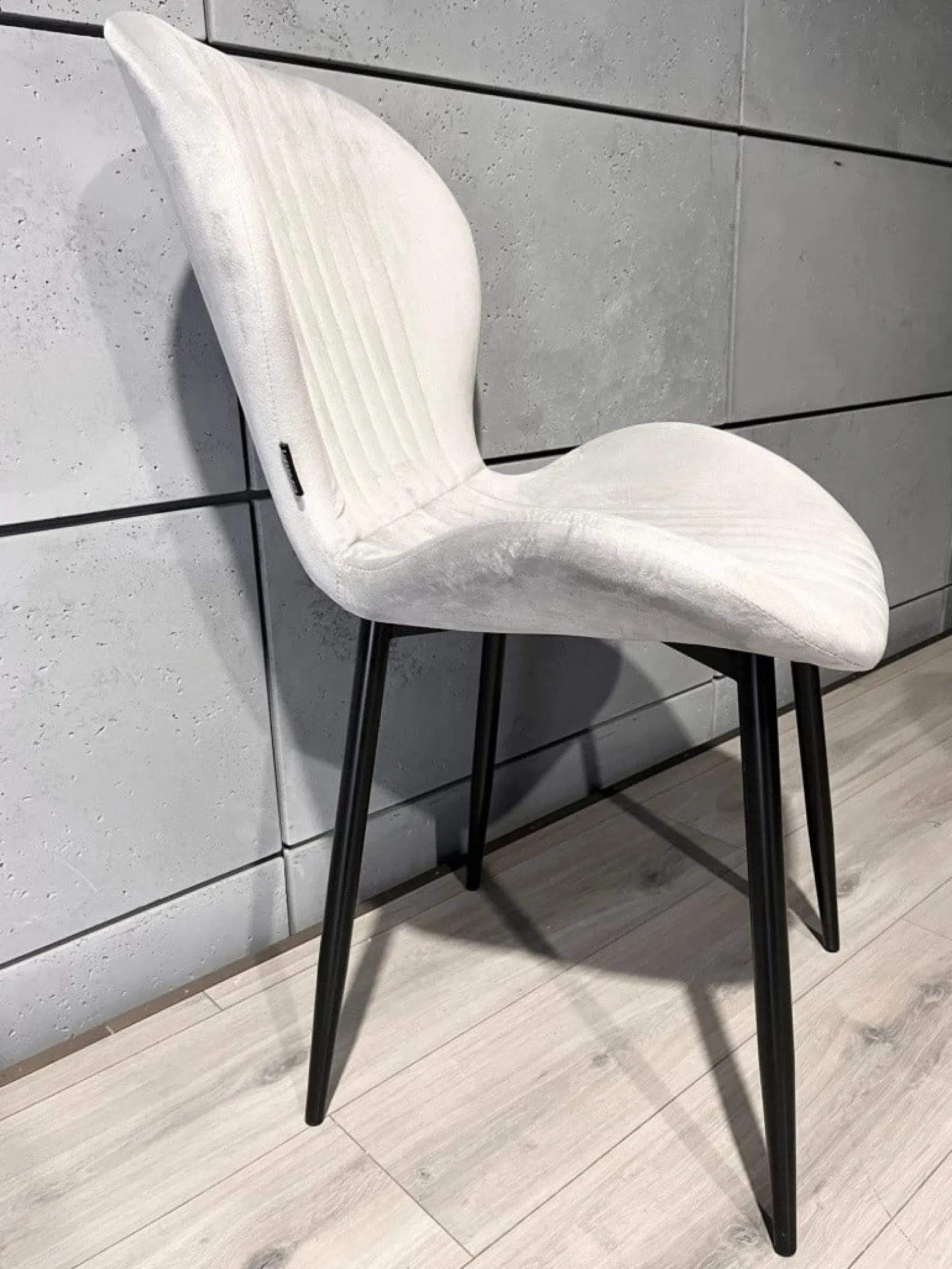 Krzesło tapicerowane MONTI VELVET GREY