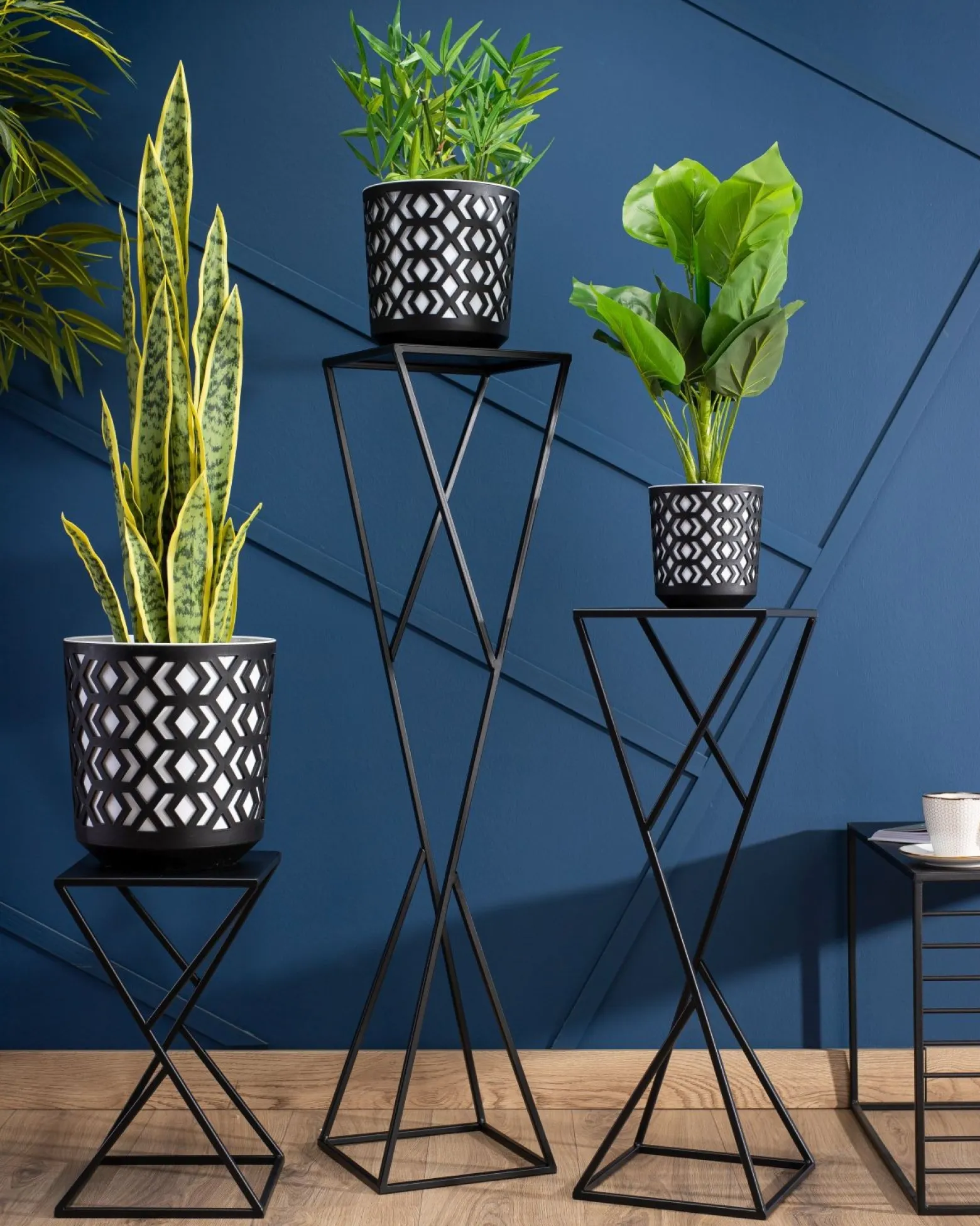Kwietnik nowoczesny LOFT czarny 70 cm metalowy