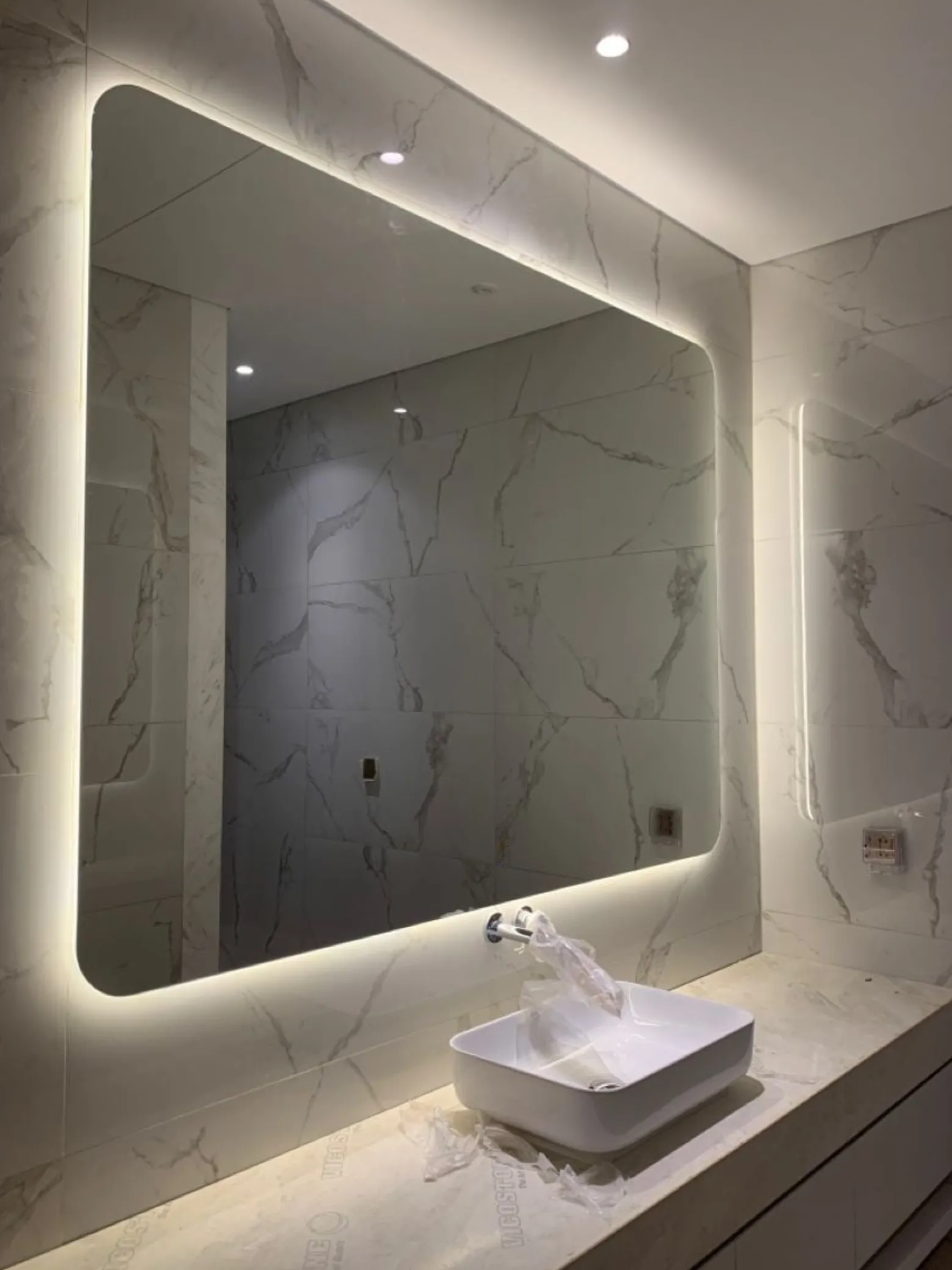 Lustro led 60x50 cm zaokrąglone rogi podświetlane ledowe + cob 480 diod/m