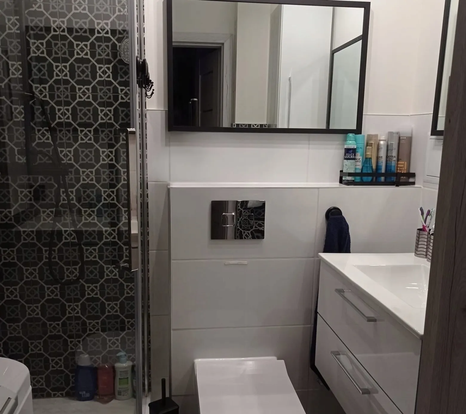 Lustro 80x80 W Czarnej Ramie Aluminiowej Mat Loft Bez Oświetlenia Loftowe