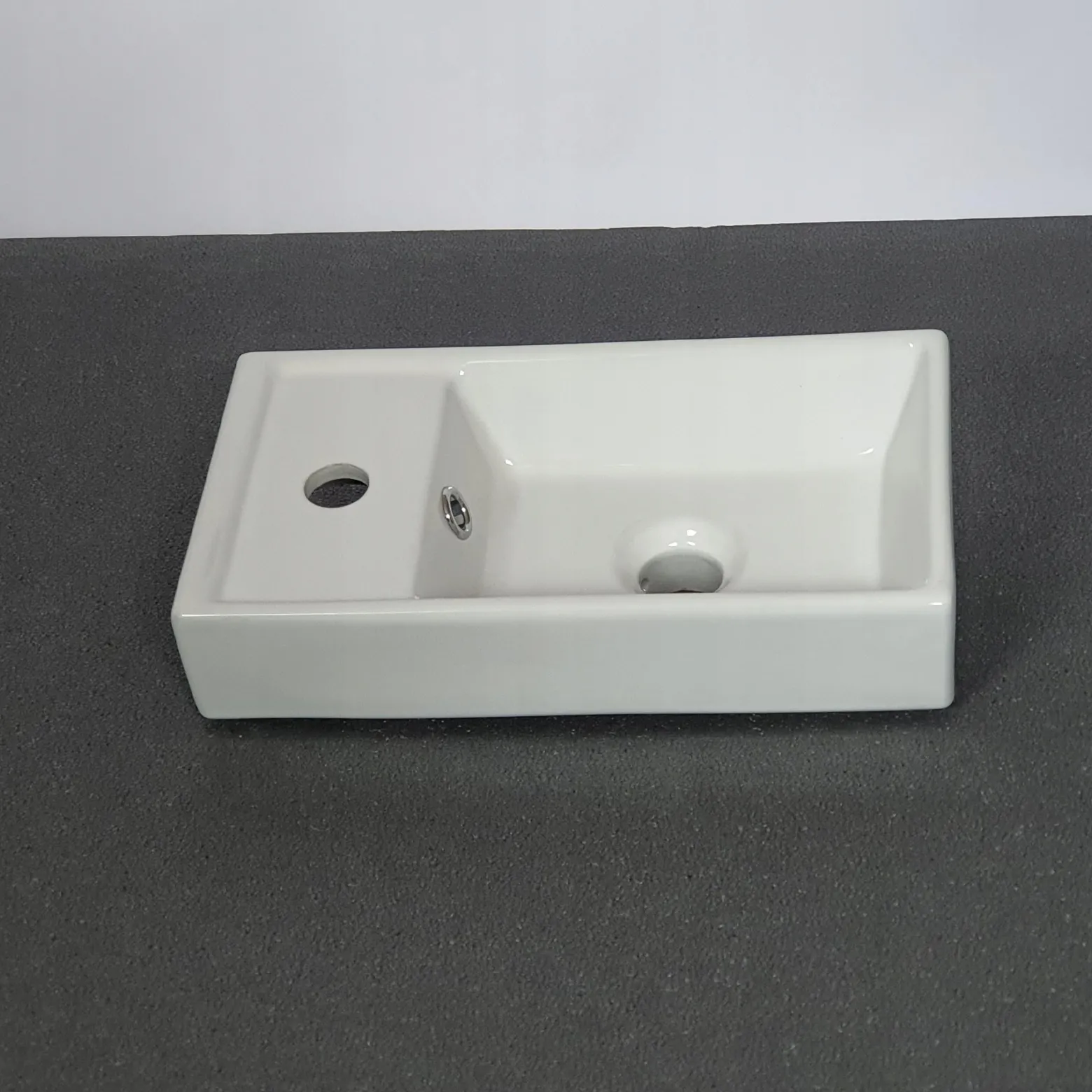 Mała Biała Szafka Łazienkowa z Umywalką 40x22x85 Stojąca