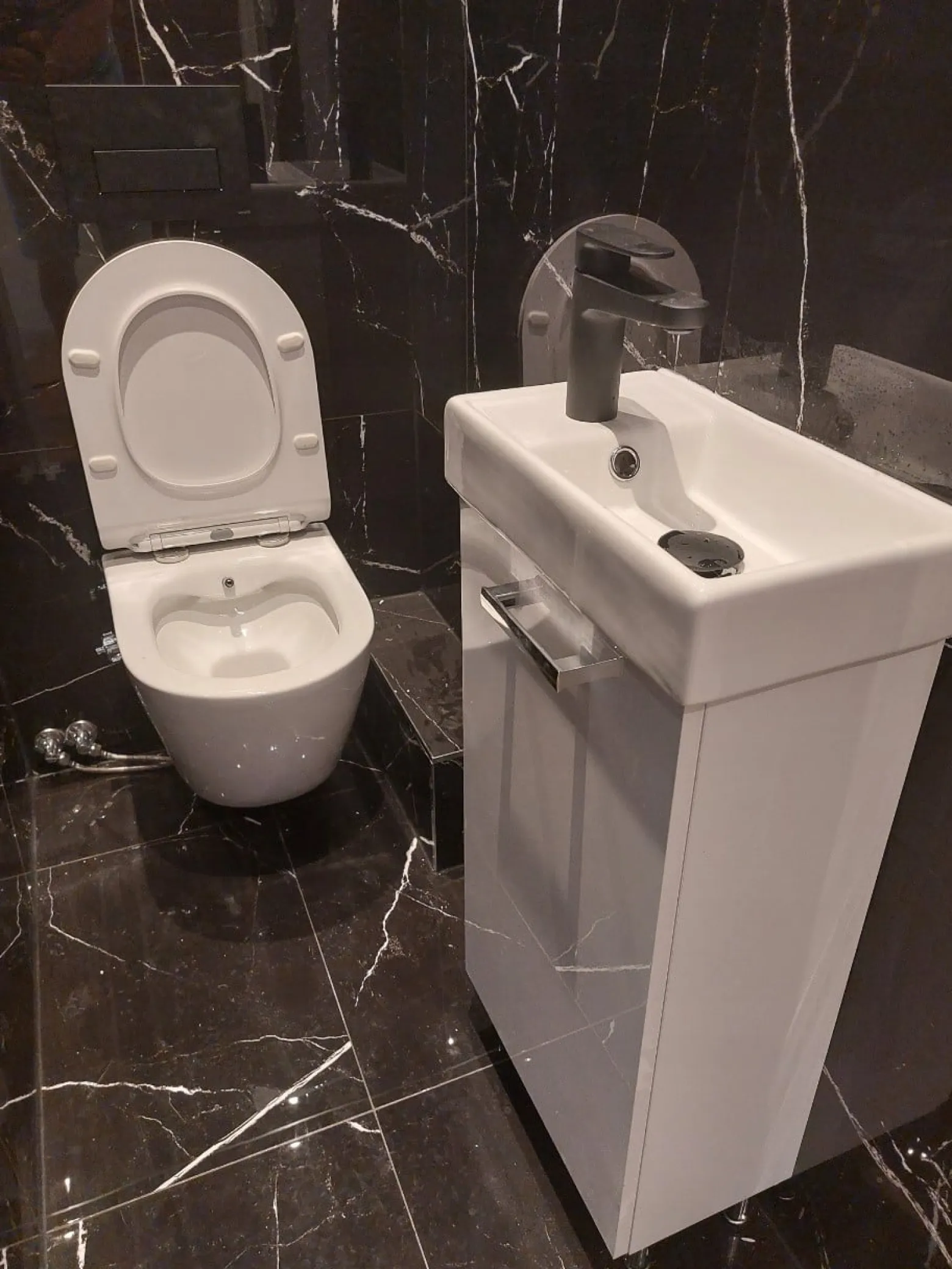 Mała Biała Szafka Łazienkowa z Umywalką 40x22x85 Stojąca