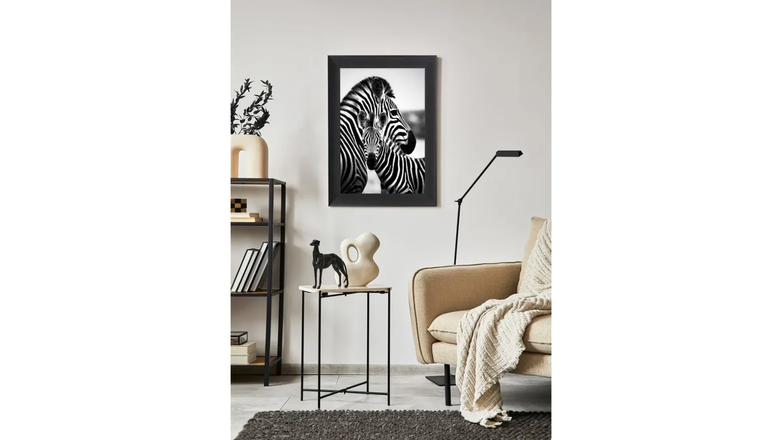 Obraz w ramie Hugging Zebras 62x82 cm
