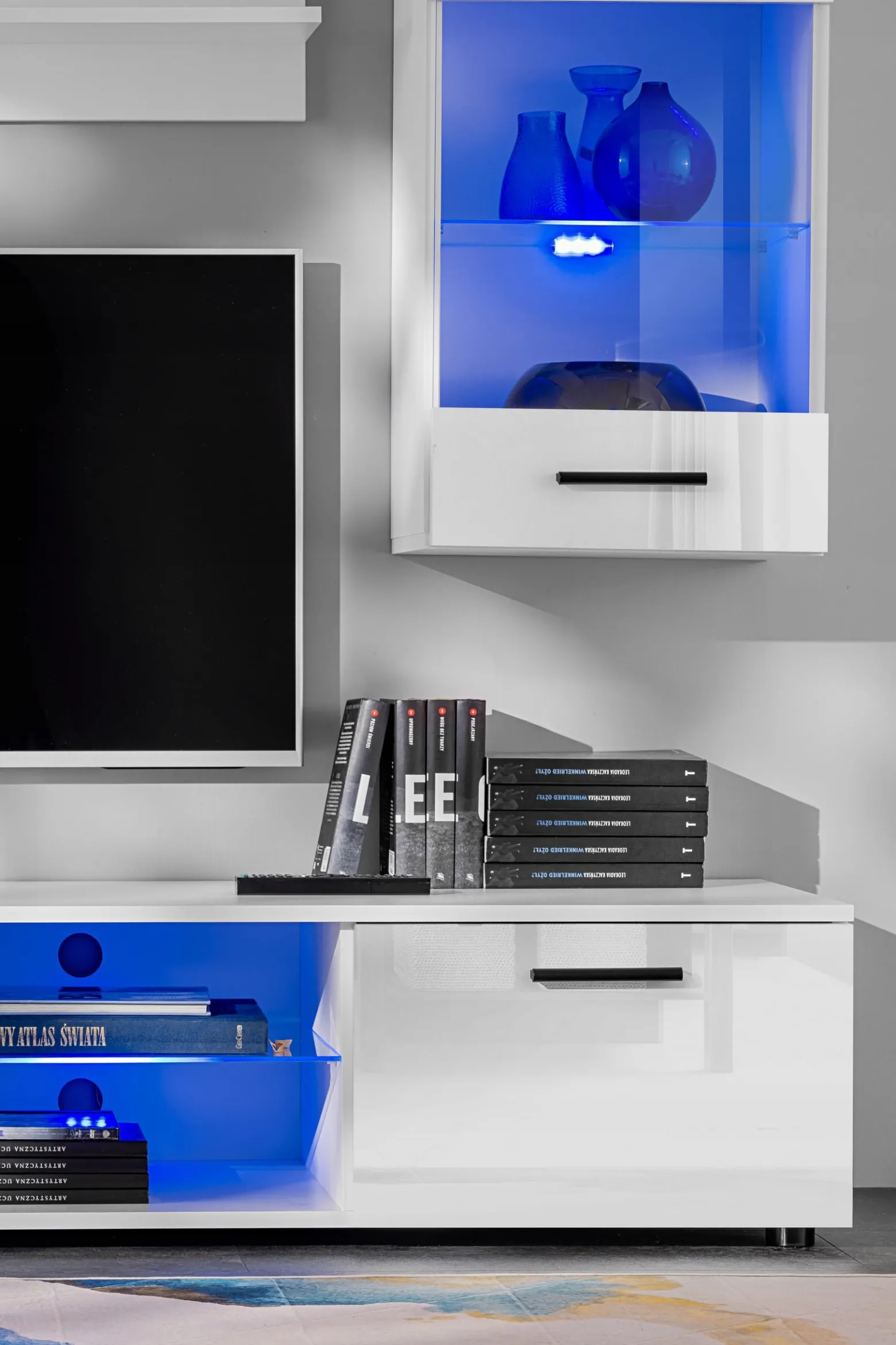 Pan Igiełka - Zestaw Mebli Komplet - Meblościanka RTV z Witrynami LED RGB