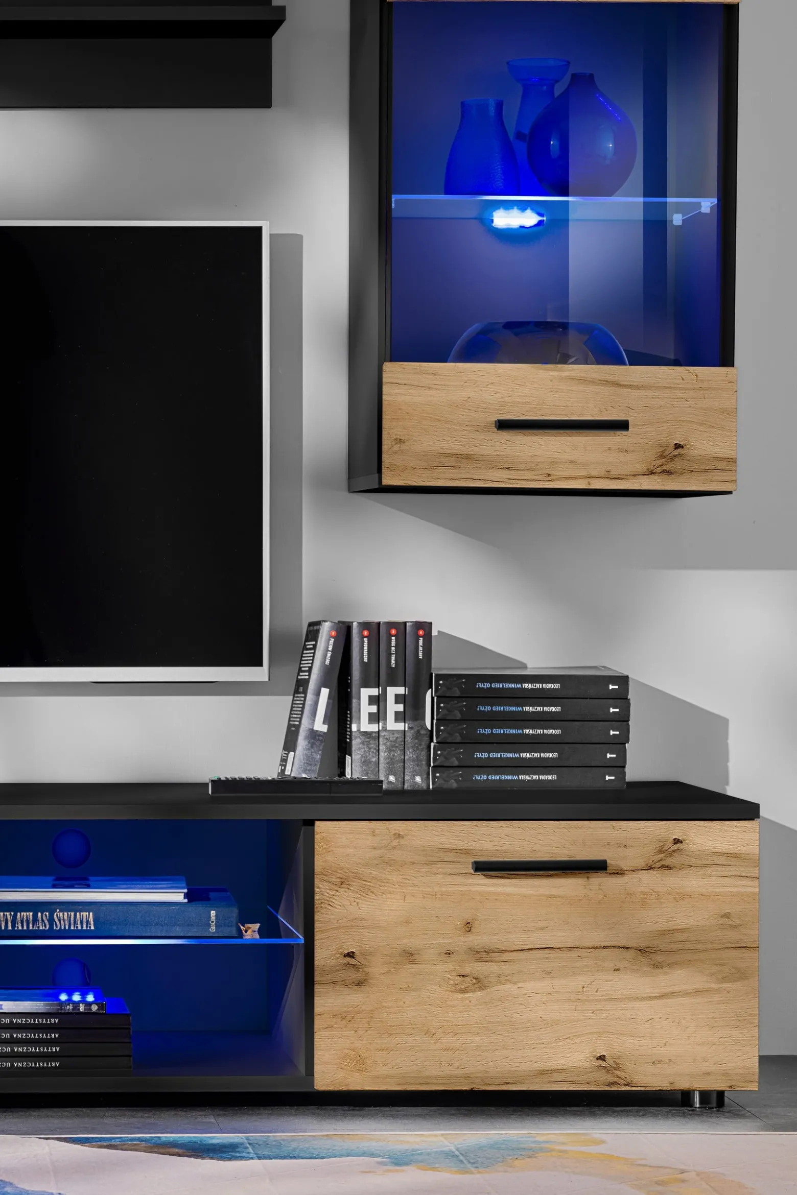 Pan Igiełka - Zestaw Mebli Komplet - Meblościanka RTV z Witrynami LED RGB