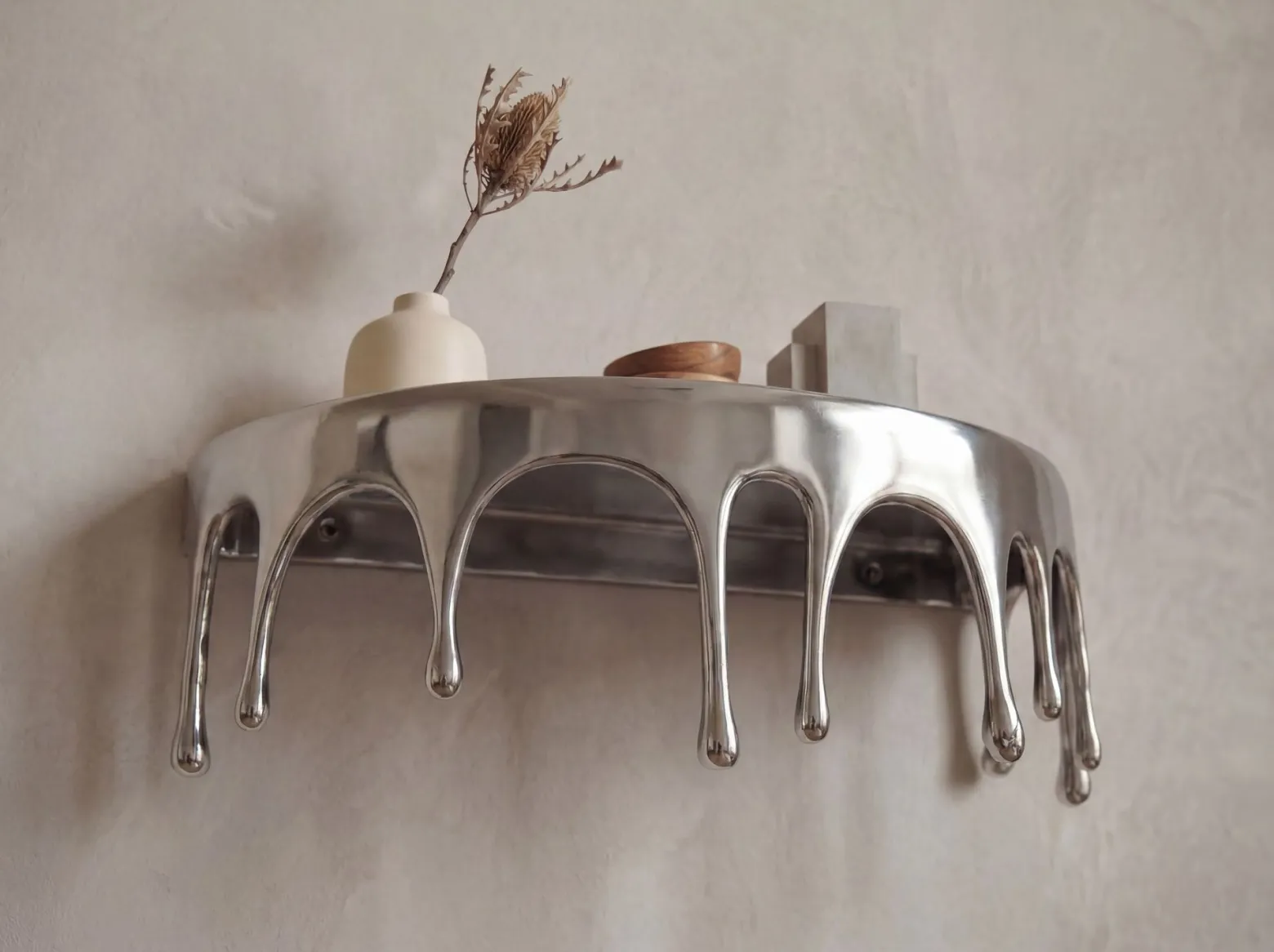 Półka ścienna aluminiowa srebrna kropla wisząca pływająca Drops 60 cm