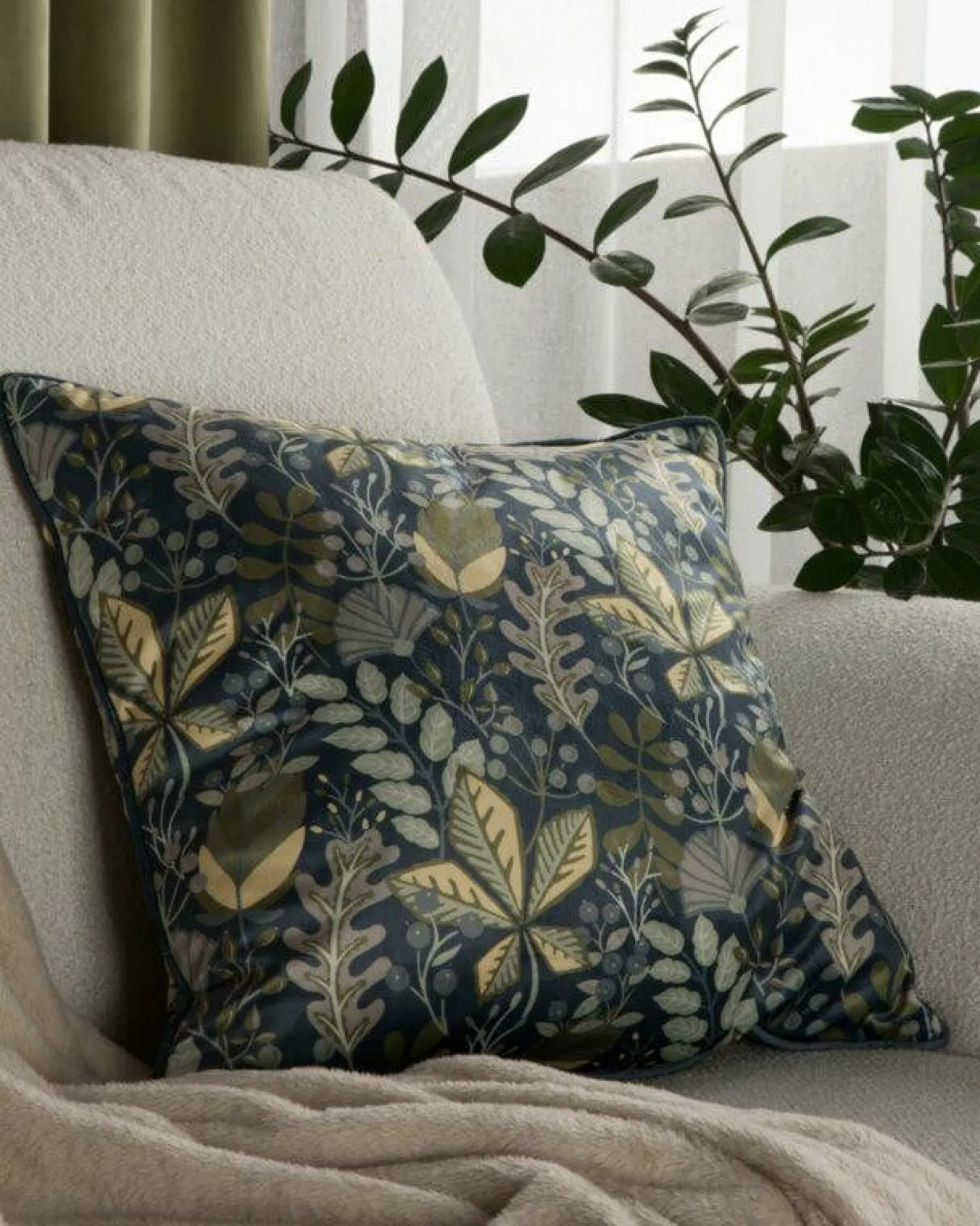 Poszewka dekoracyjna Velvet 45x45 cm grantowo- zielona