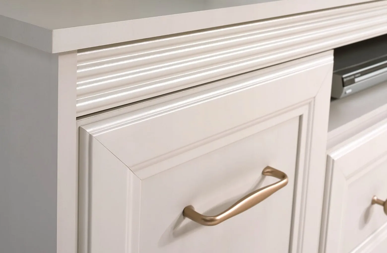 RTV WINDSOR 135 Cashmere Frez Front Dębowe Nogi Szuflada Półka
