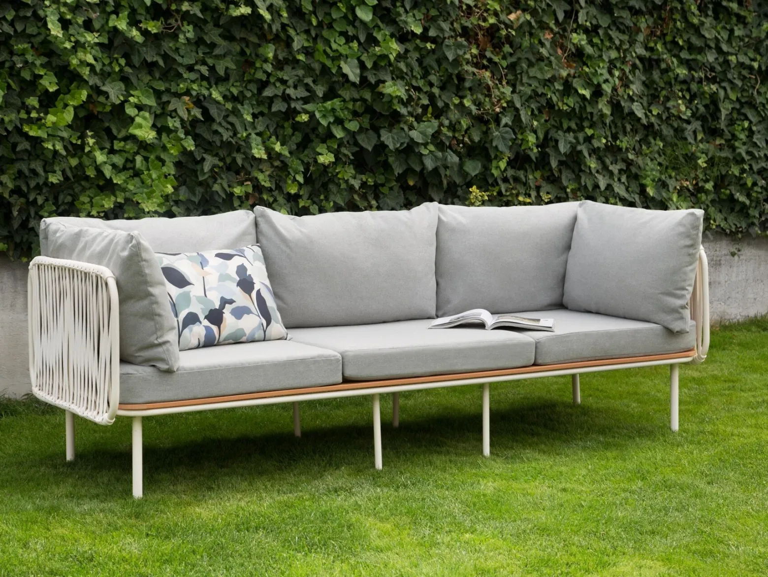 Sofa ogrodowa z plecionką ze sznurka szara