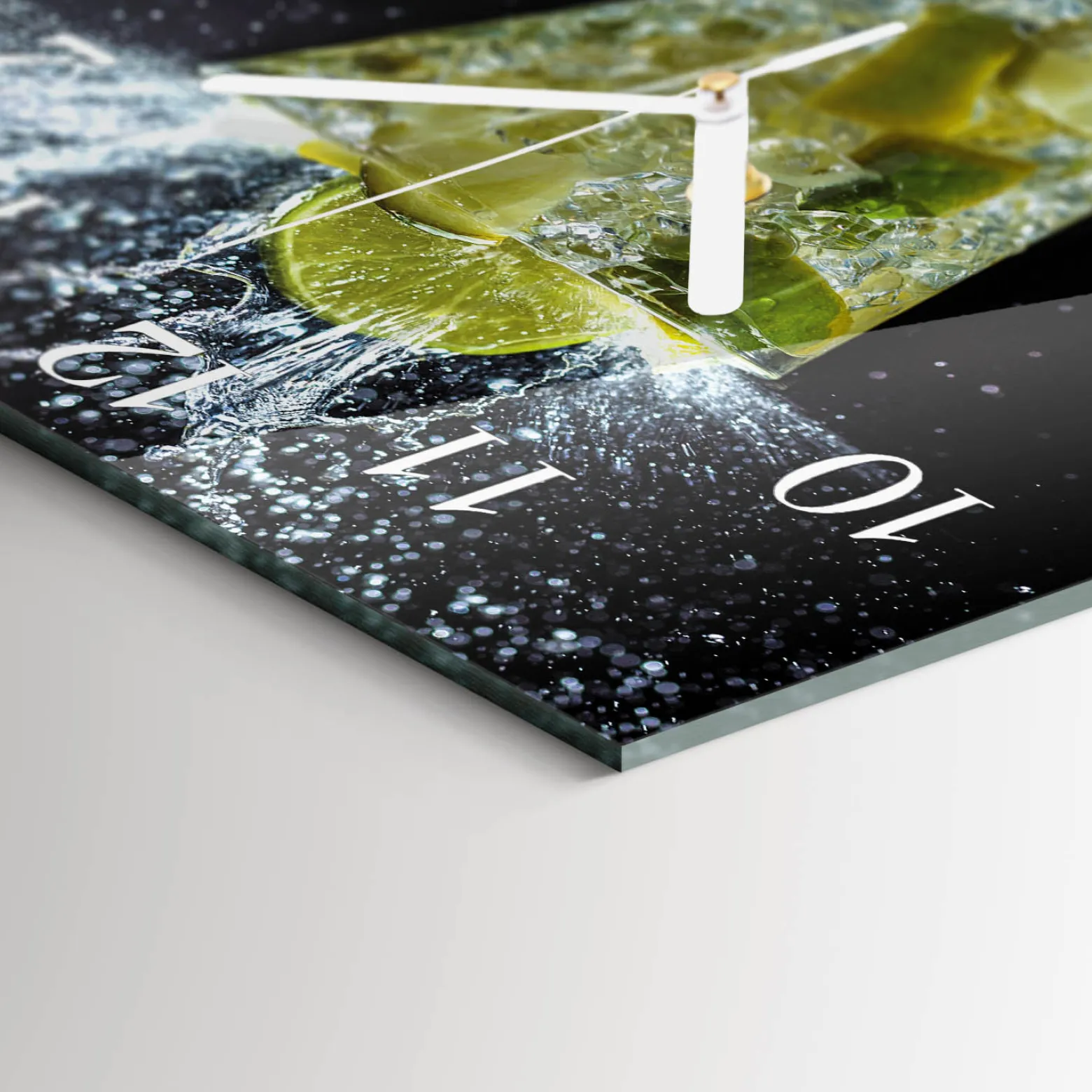 Stylowy zegar 30x30 Koktajl design na ścianę