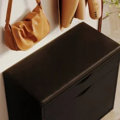 Szafka na buty z siedziskiem czarna z siedziskiem do przedpokoju loft 60 cm