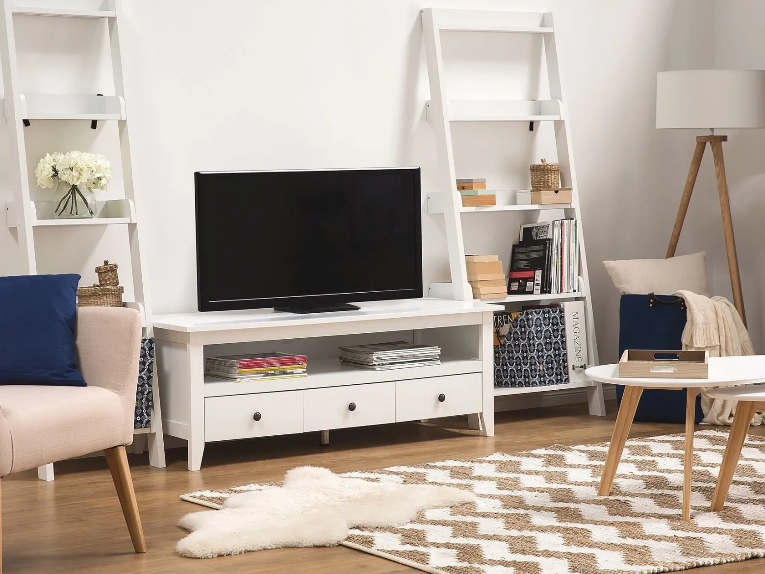 Szafka RTV z szufladami 50x137cm biała
