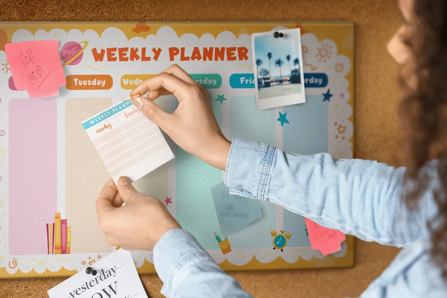 Tablica korkowa z nadrukiem plan lekcji szkoła + pinezki