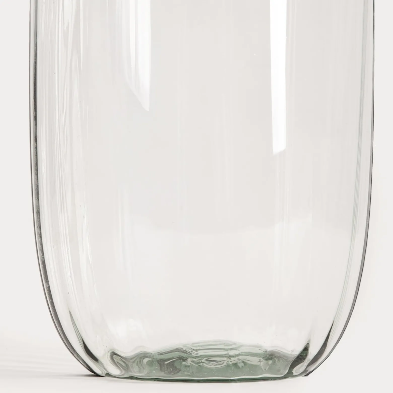 Wazon LUKI ryflowany transparentny ze szkła z recyklingu 13x45 cm HOMLA