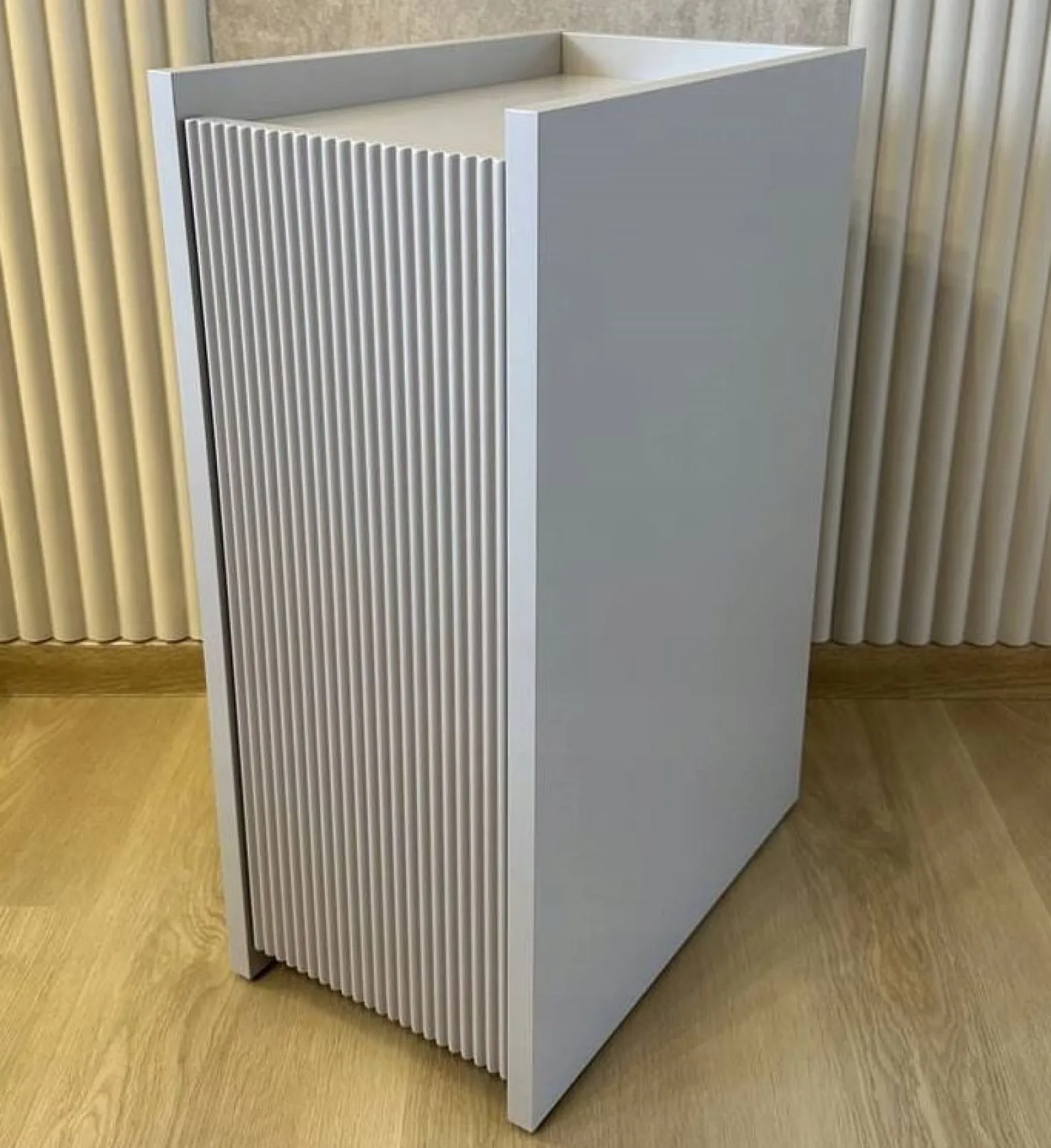 Wąski stolik nocny NARROW ryfle kaszmir półki szafka nocna szerokość 25cm