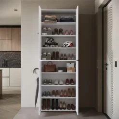 Wysoka pojemna szafka na buty z uchylnymi drzwiczkami biały