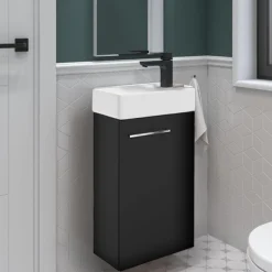 Zestaw łazienkowy wiszący czarny mat 40 cm z umywalką i baterią